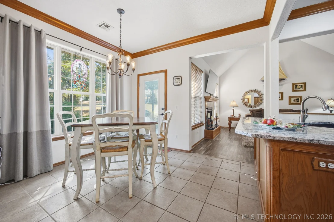 Photo of 2445 Avalon Drive