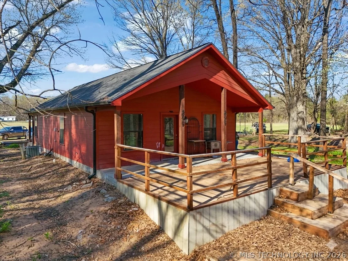 Photo of 2576 Winnett Road