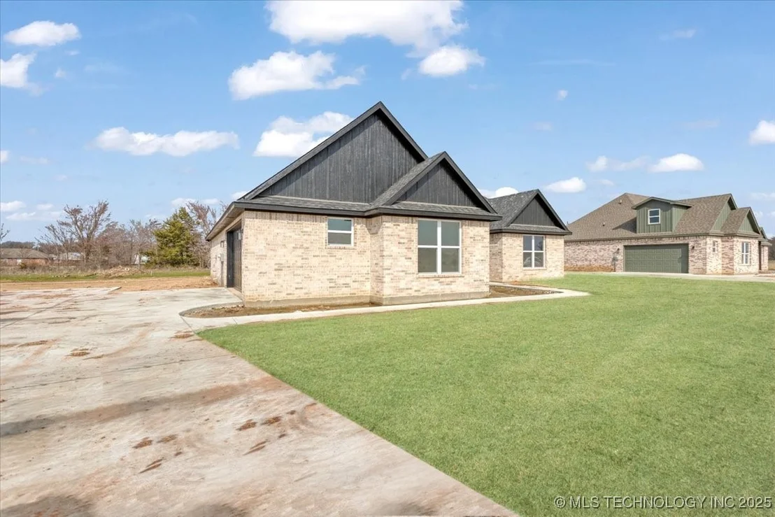 Photo of 300 Sunset Way
