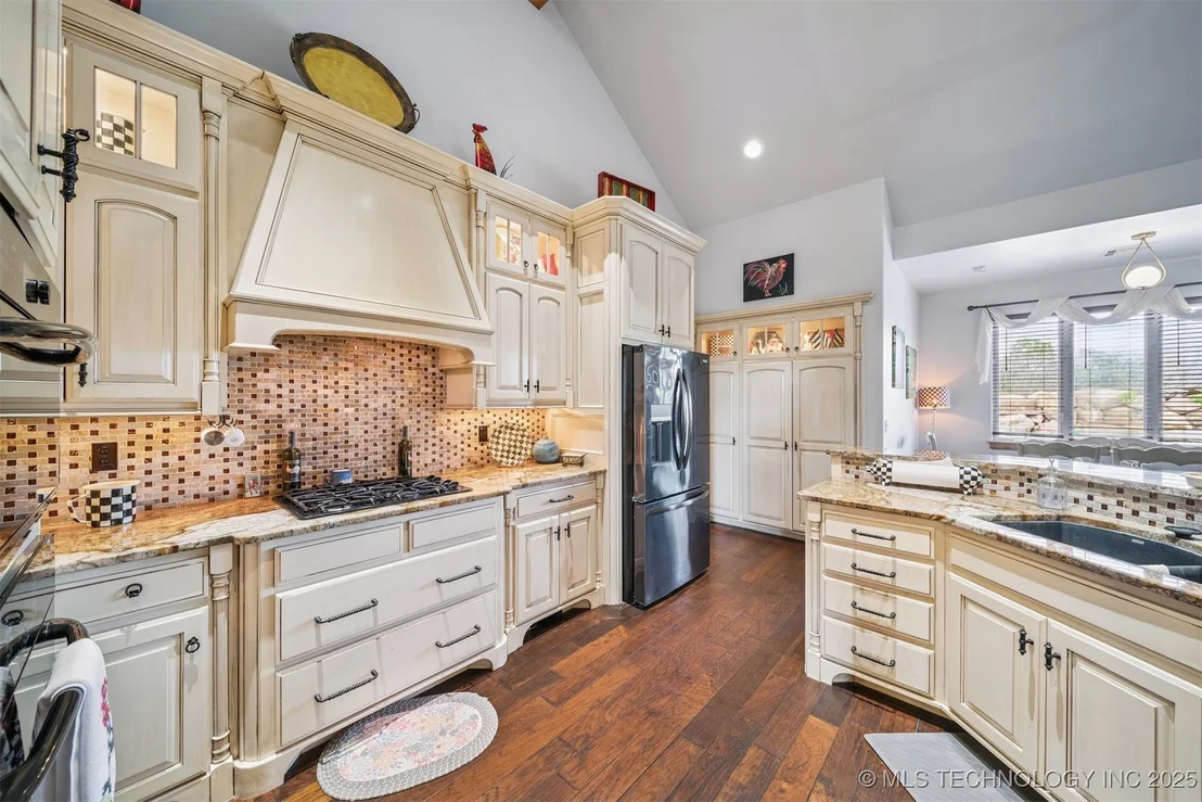 Photo of 908 W 9th Street