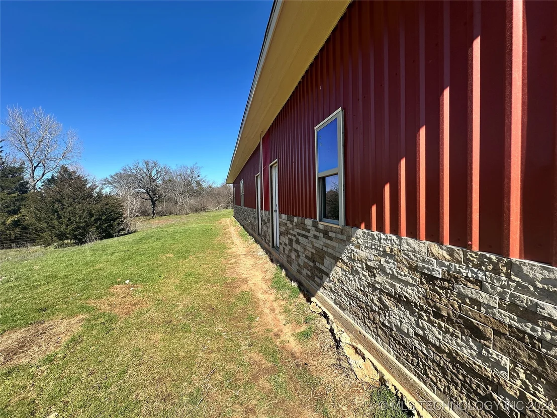 Photo of 1860 W Bumpass