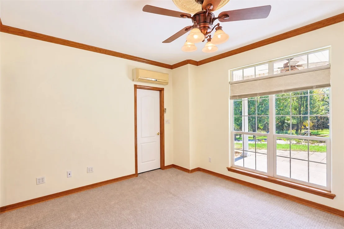 Photo of 25 E Shoreline Drive
