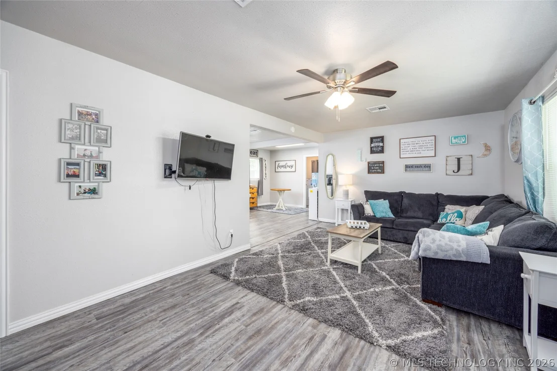 Photo of 647 Sawmill Road