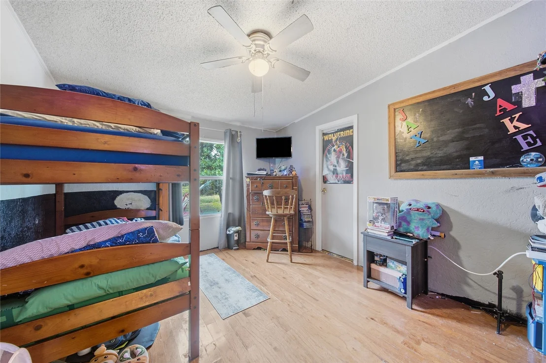 Photo of 394107 E 1150 Road