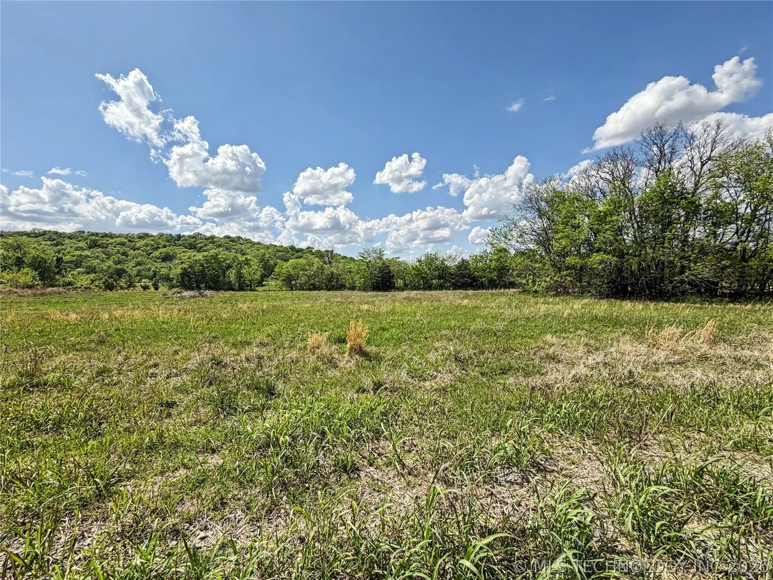 Photo of 420 S Thunder Road