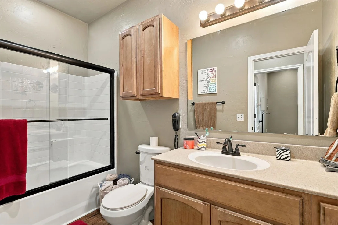 Photo of 2355 Bryan