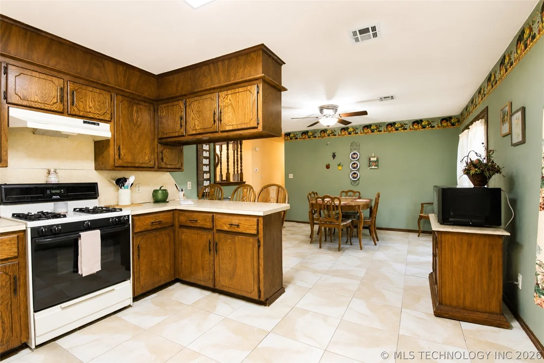 Photo of 15895 Briar Road