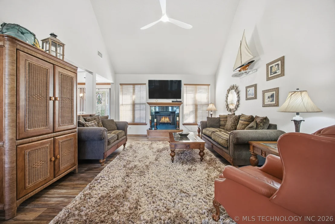 Photo of 2445 Avalon Drive