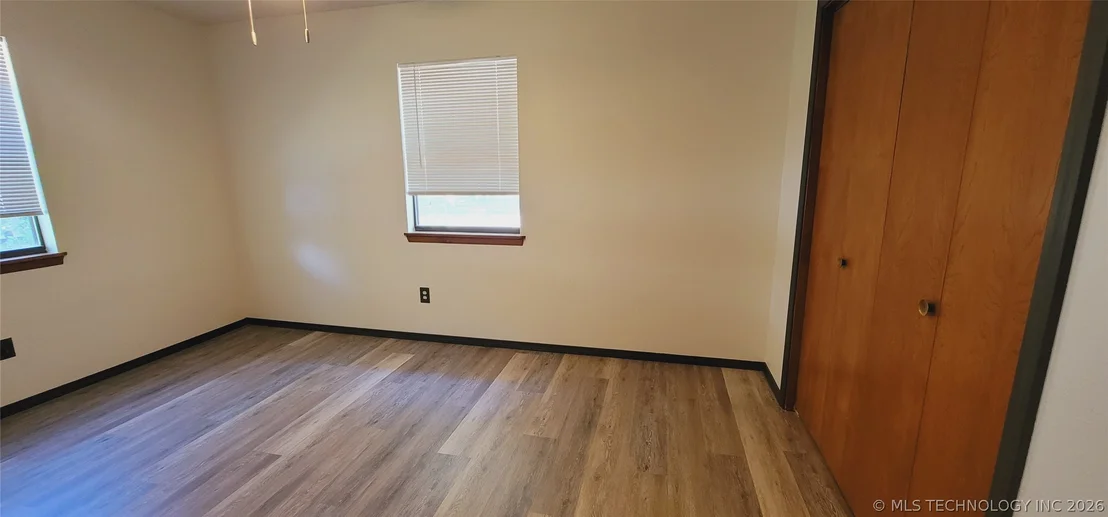 Photo of 417377 Bridgeport Road