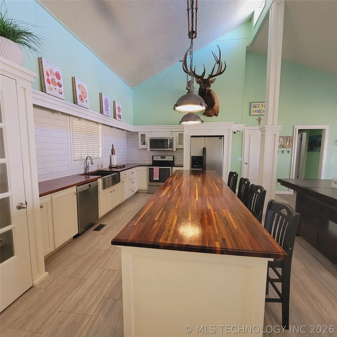 Photo of 105 Lakeview Drive