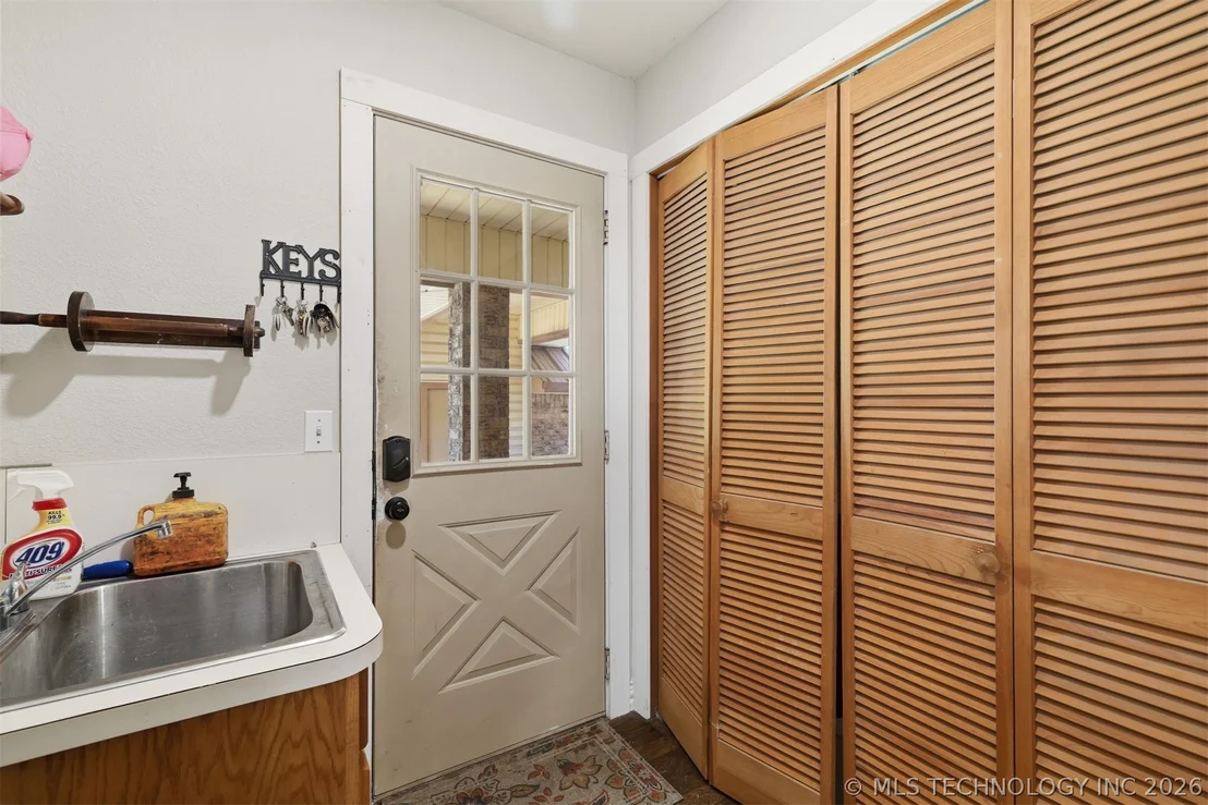 Photo of 2464 S Roberta Road