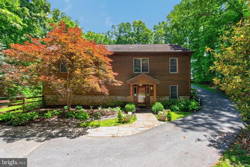Photo of 1137 SUGARLOAF MOUNTAIN ROAD