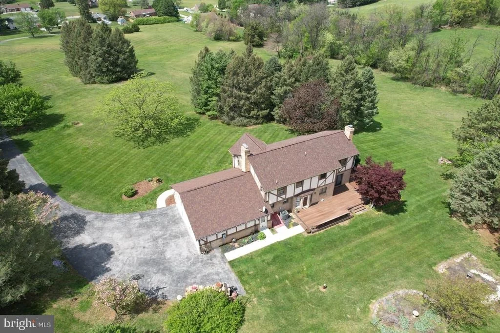 Photo of 8001 MAPLEVILLE ROAD