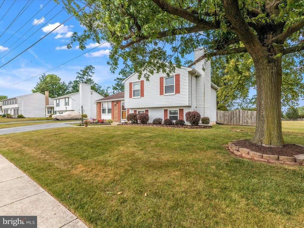 Photo of 1303 BUTTERFLY LANE