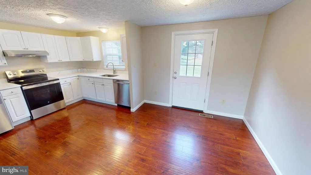 Photo of 1180 BANNISTER CIRCLE