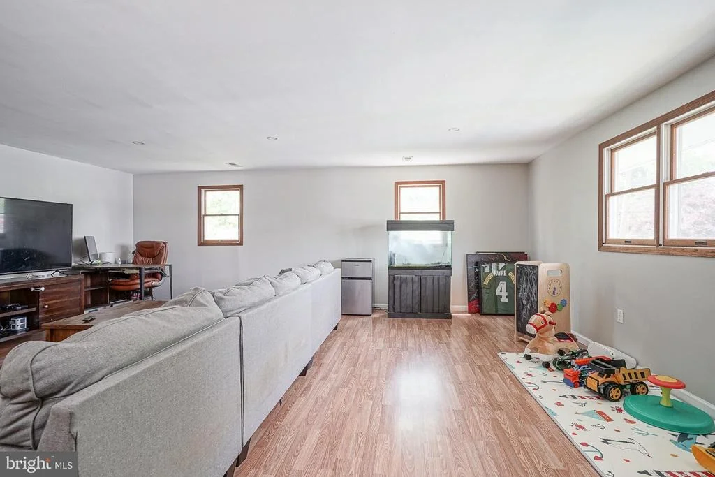 Photo of 541 WINDSOR AVENUE