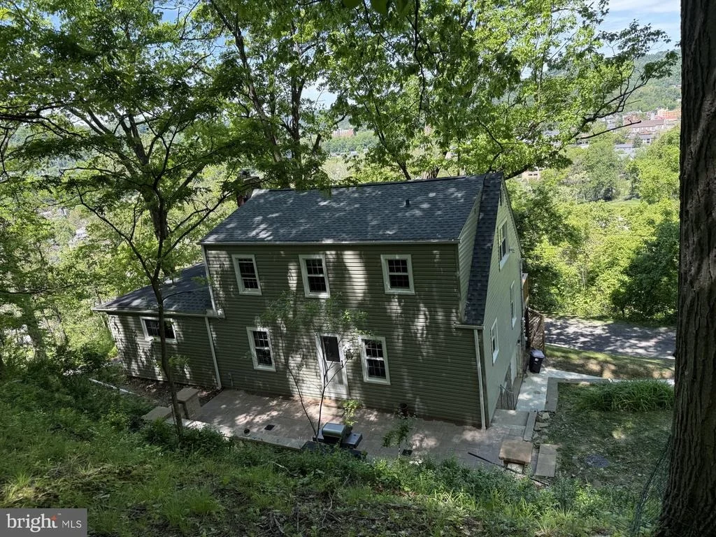 Photo of 32 FAIRFAX DRIVE