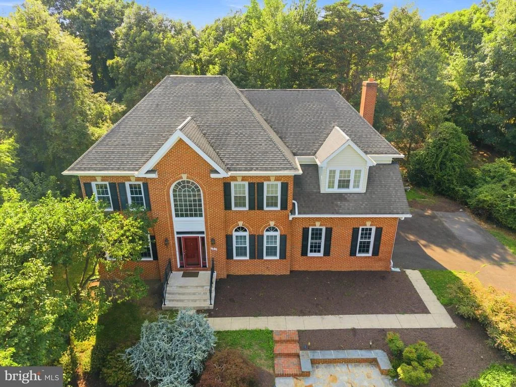 Photo of 6914 WINTER LANE