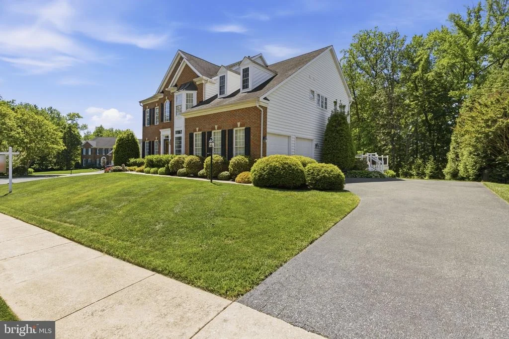 Photo of 1124 OAK TREE DRIVE
