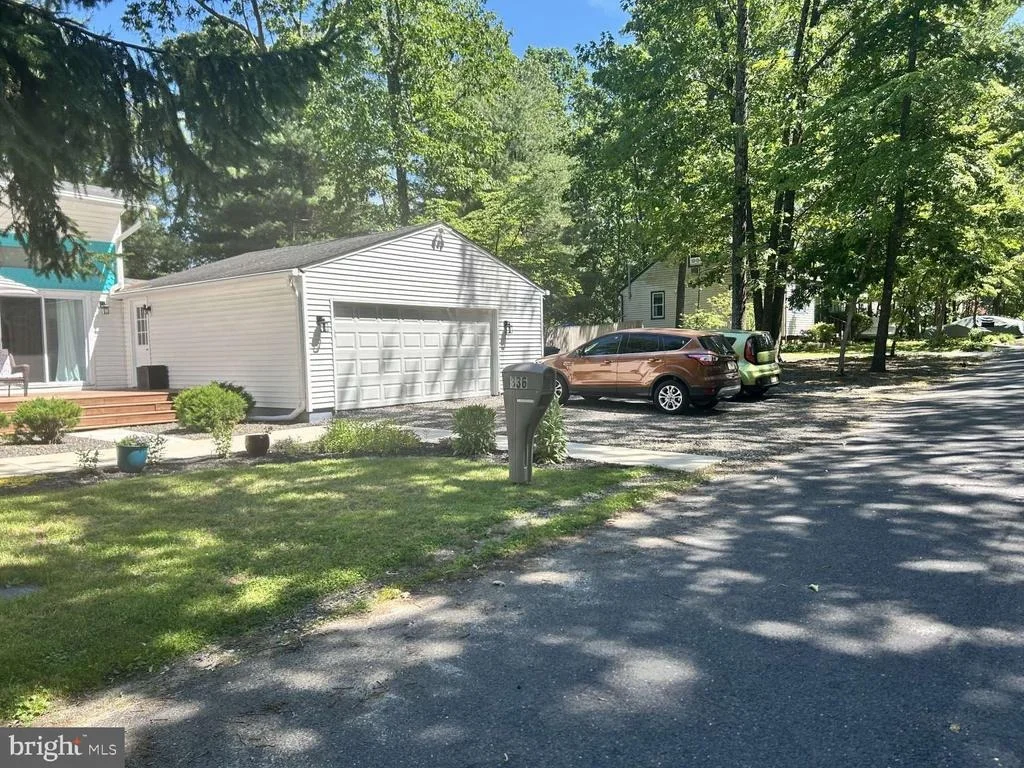 Photo of 836 SPRUCE LANE