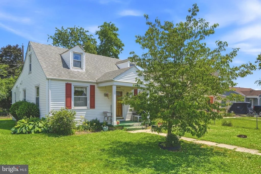 Photo of 8240 LONGPOINT ROAD