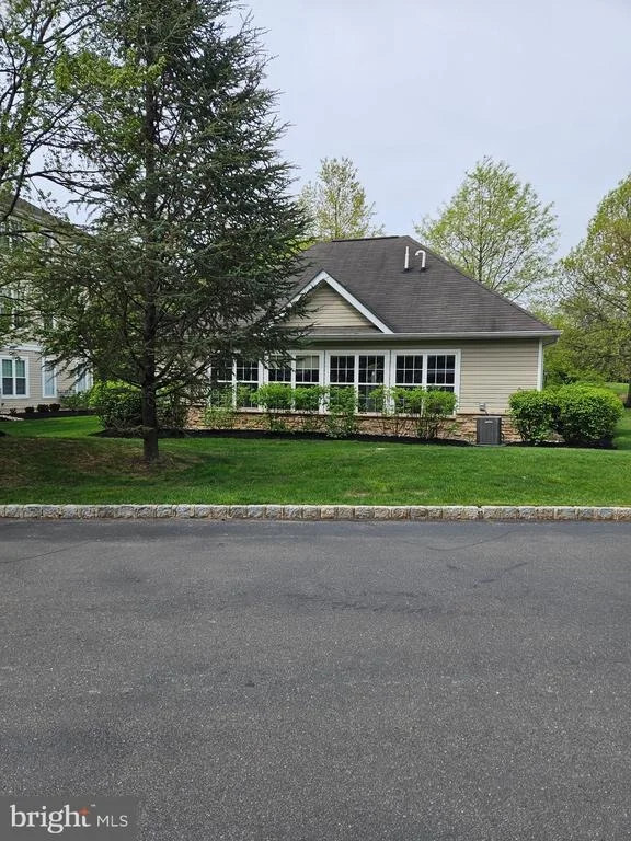Photo of 121 KYLE WAY