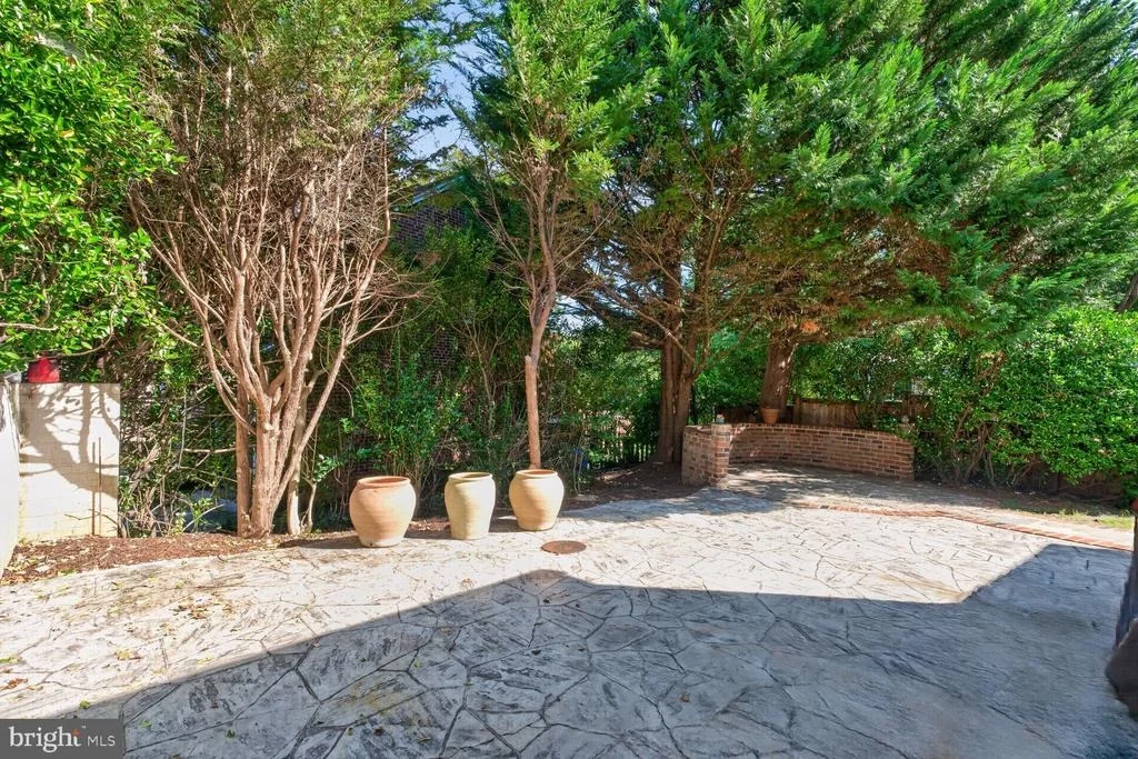 Photo of 8201 LARRY PLACE