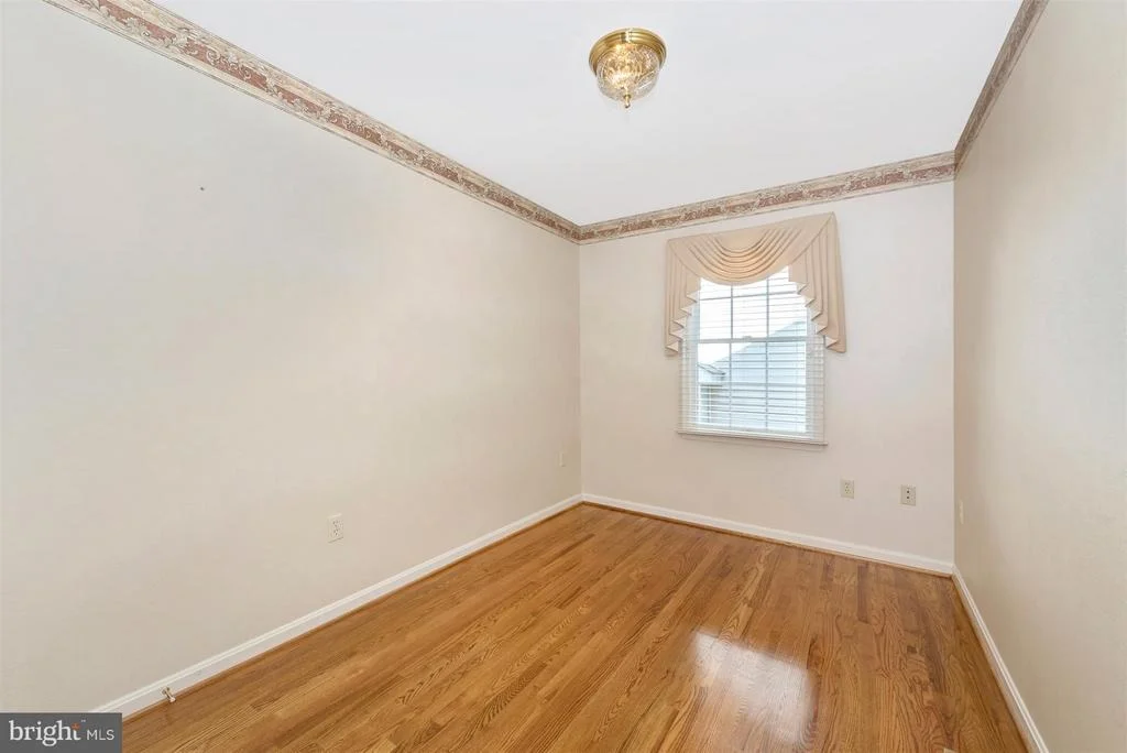 Photo of 1015 BEXHILL DRIVE
