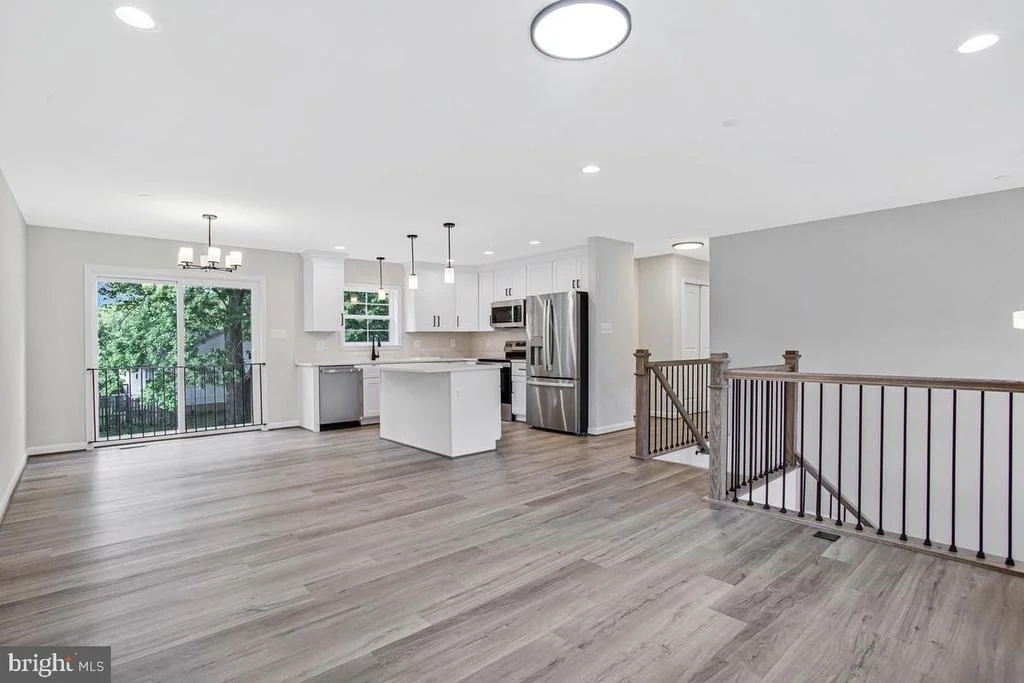 Photo of 10 POPLAR LANE