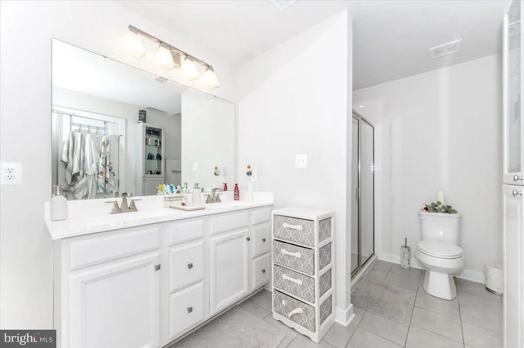 Photo of 76 VANCOUVER PLACE
