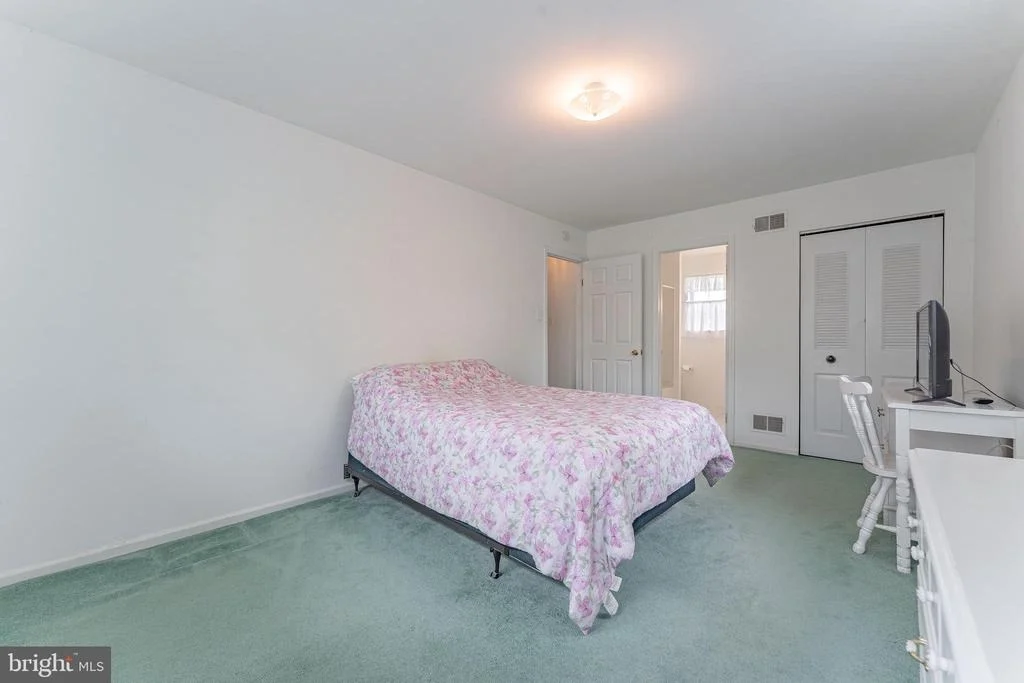 Photo of 1239 UPTON CIRCLE