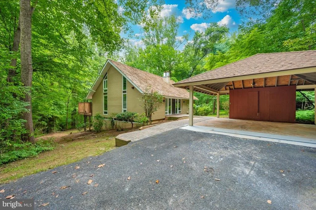 Photo of 9441 HOLBROOK