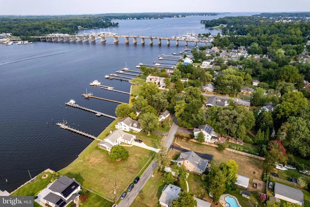 Photo of 208 EDGEWATER DRIVE