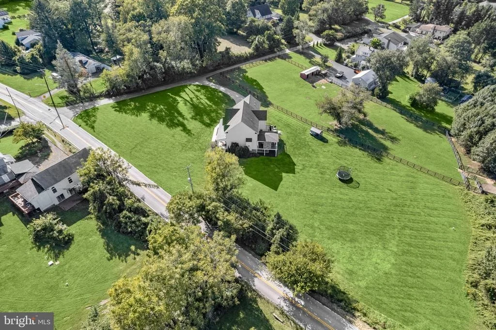 Photo of 4921 JENKINS LANE