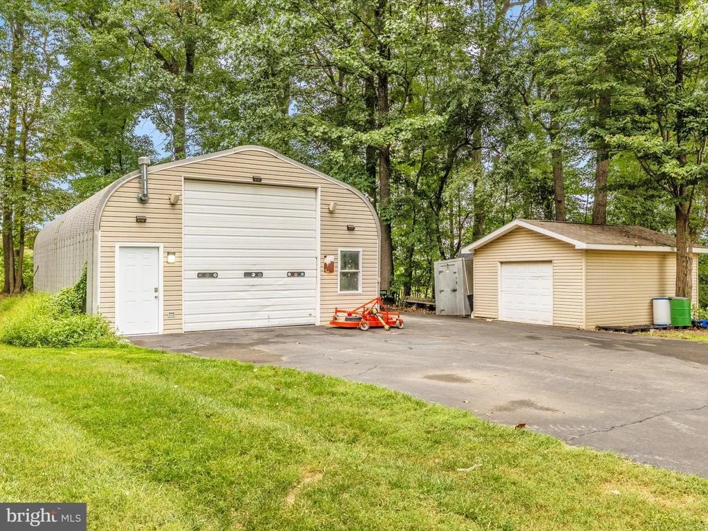Photo of 6119 DAVIS ROAD