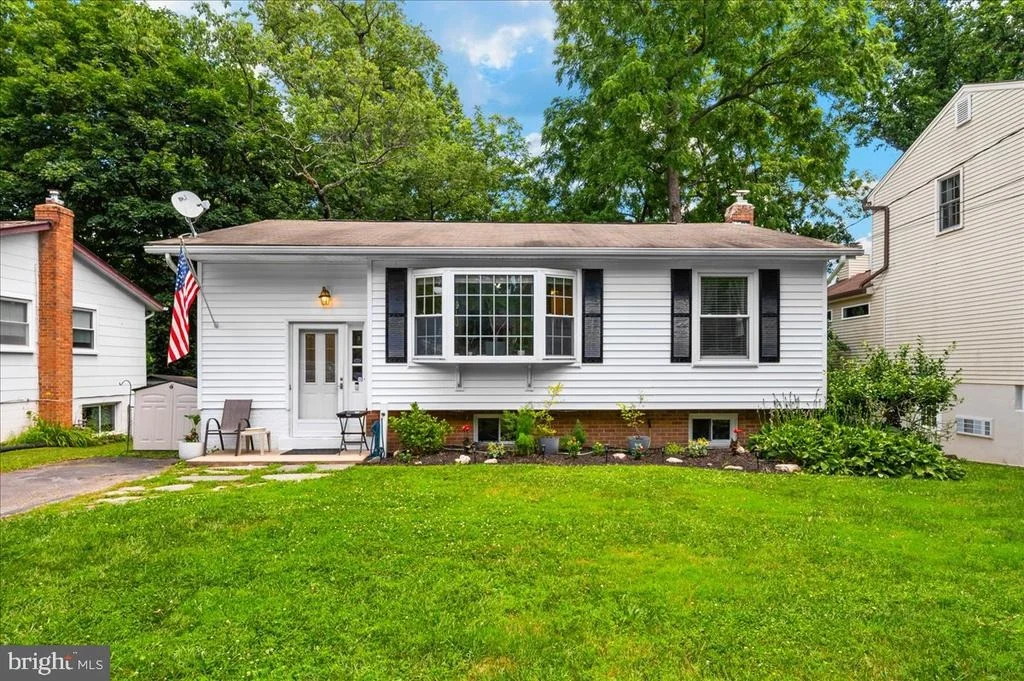 Photo of 10113 DAY AVENUE