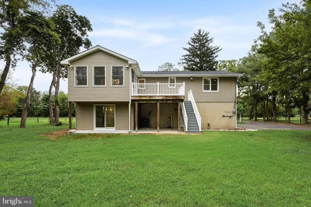 Photo of 719 KETTLE RUN ROAD
