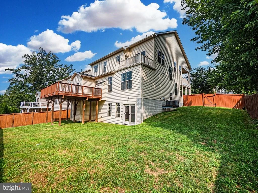 Photo of 3032 MOORE LANE
