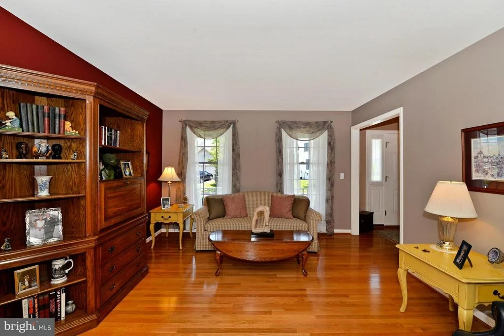 Photo of 1023 BEXHILL DRIVE