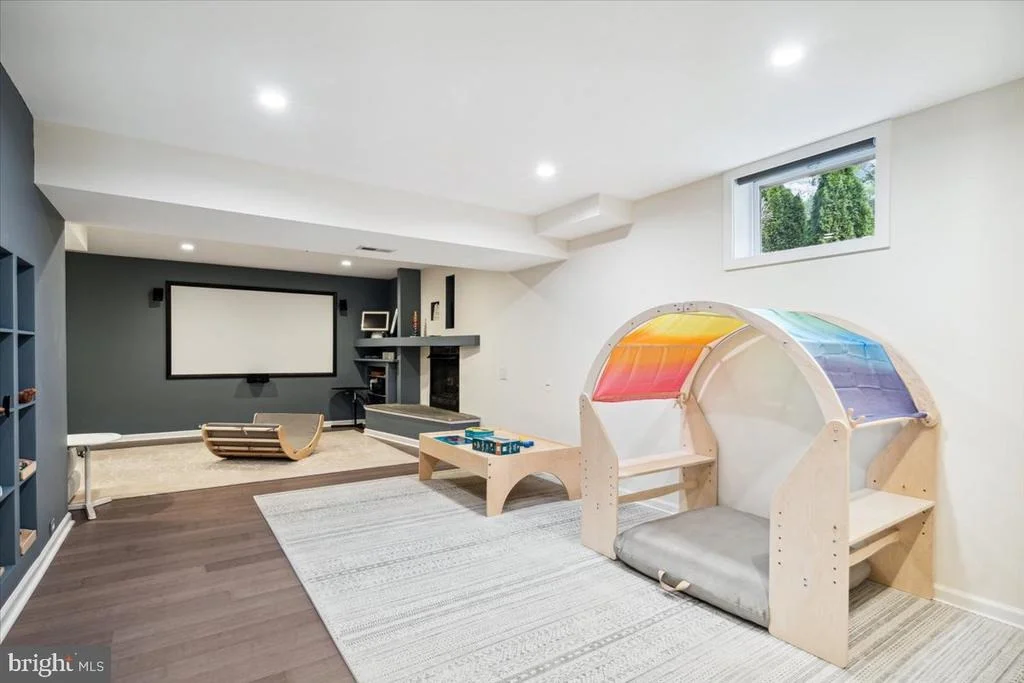 Photo of 2554 BEAR DEN ROAD