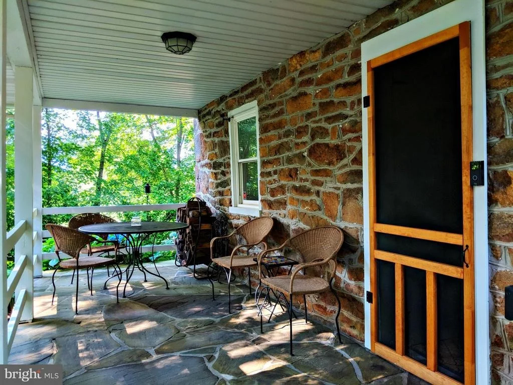 Photo of 1231 BRUCEVILLE ROAD