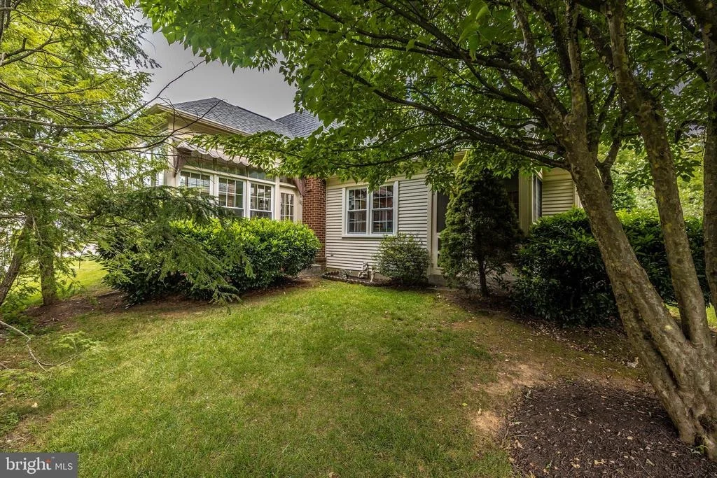 Photo of 827 DUNBROOKE COURT