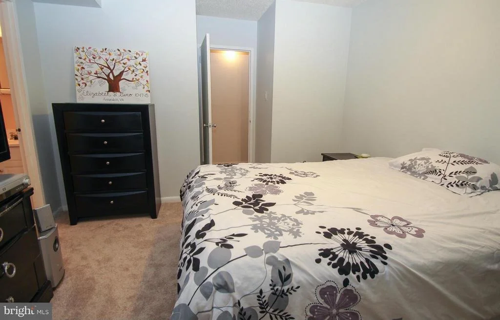 Photo of Unit 1B at 11658 STONEVIEW SQUARE