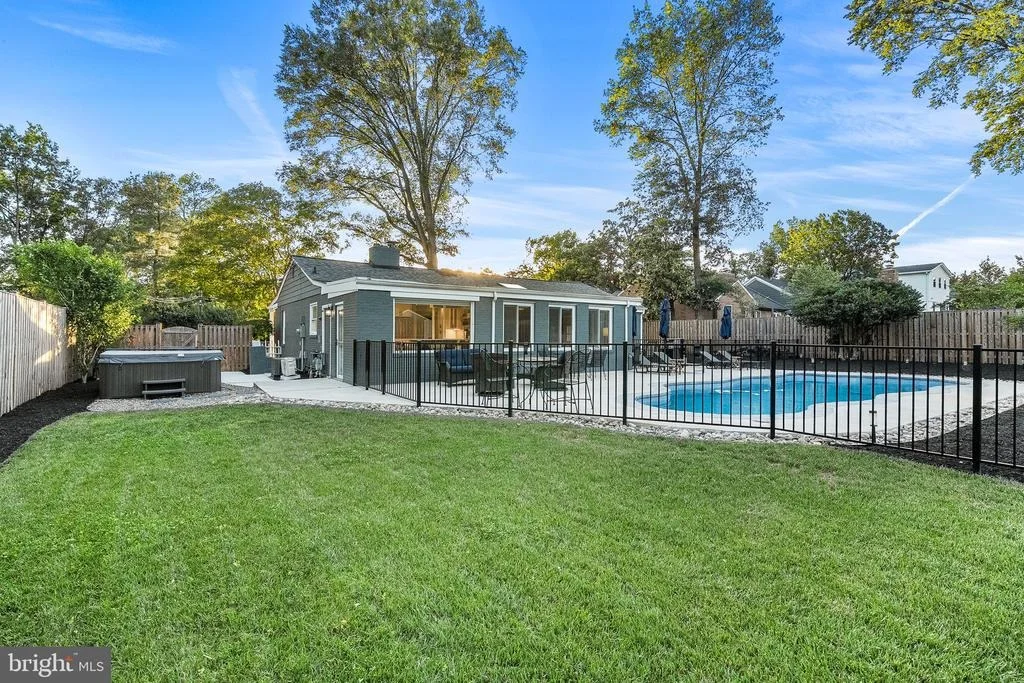 Photo of 7117 MARLAN DRIVE