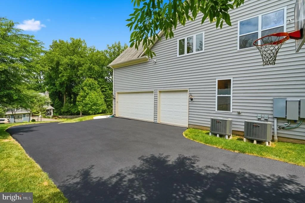 Photo of 7821 OLD FALLS ROAD
