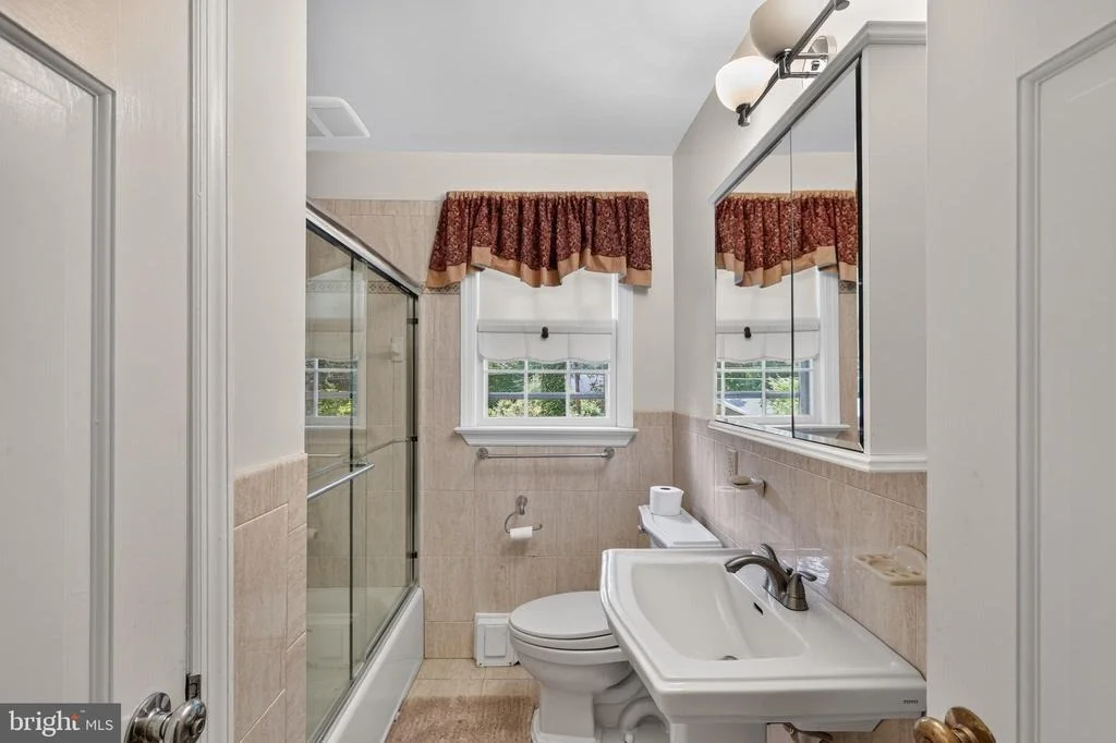 Photo of 10600 GREENACRES DRIVE