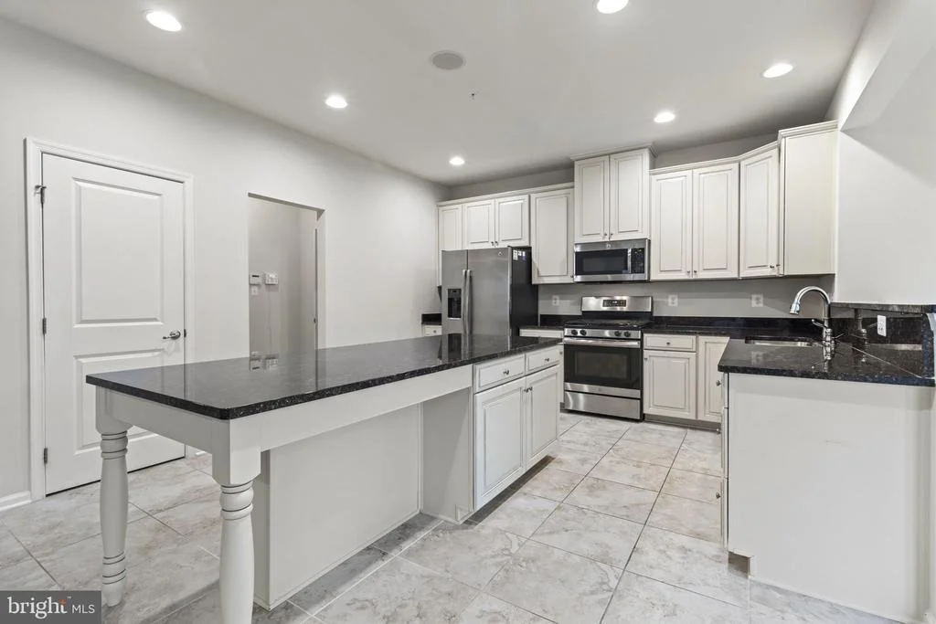 Photo of 8365 EAGLE STREET