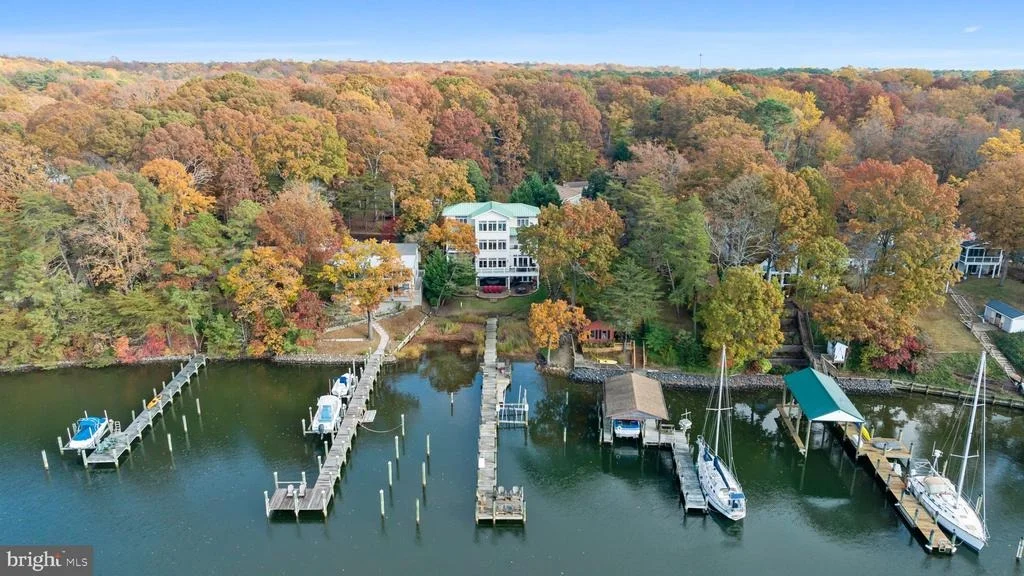 Photo of 206 HARBOR DRIVE