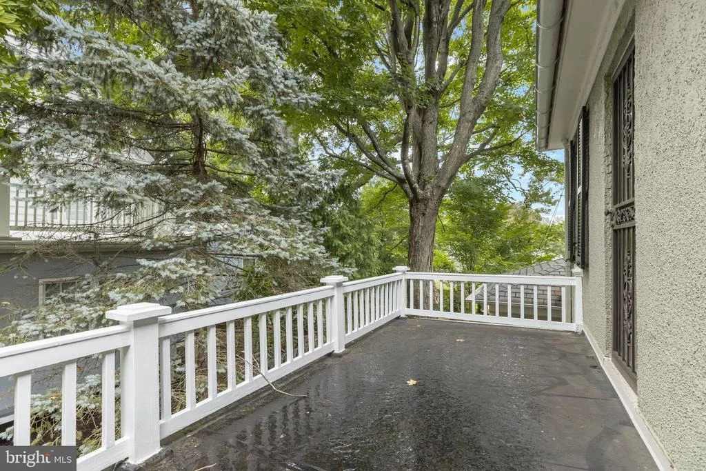 Photo of 210 NORTHFIELD PLACE