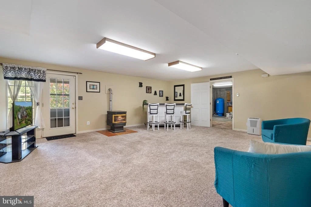 Photo of 955 STAYMAN DRIVE